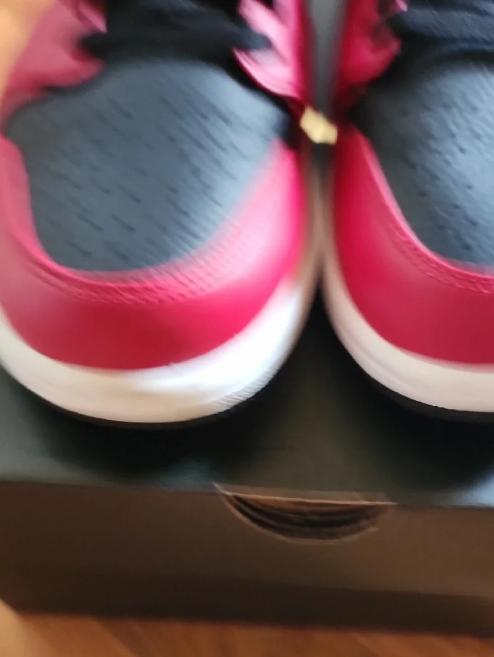 Nike Air Jordan 1 Low - Red & Black - Picture 6 of 6